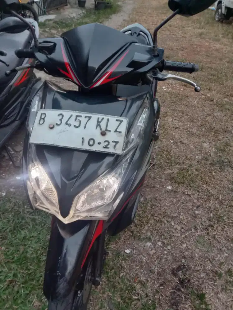 Dijual Vario 125 KZR surat komplit tahun 2013