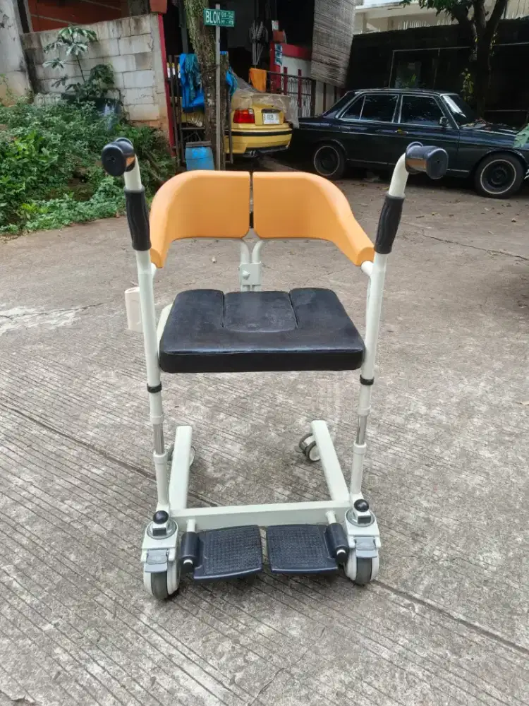 Kursi roda stroke/trensfer/mandi/lansia
