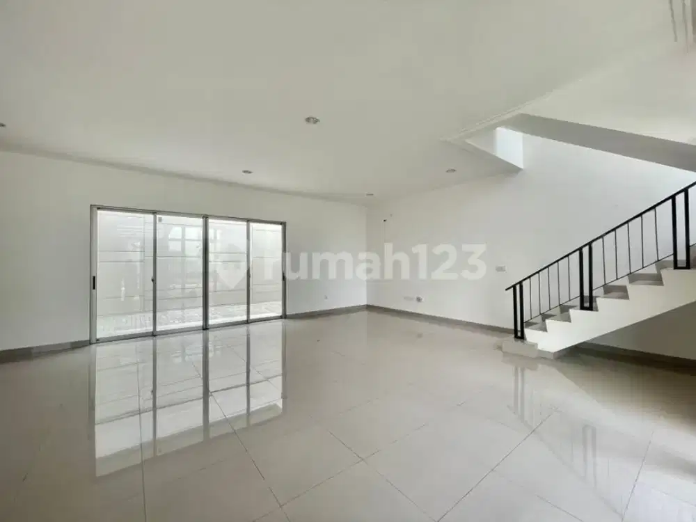Disewakan Rumah 2Lt Pik2 Cluster Riverside Uk 10X18 Unfurnish