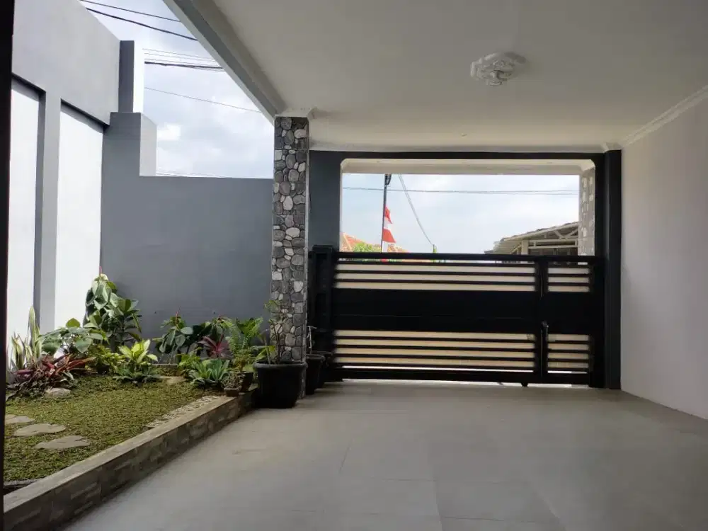 Jual Rumah Mewah 3 Lantai di Cimahi Utara Pinggir Jalan Raya Dekat Kolmas