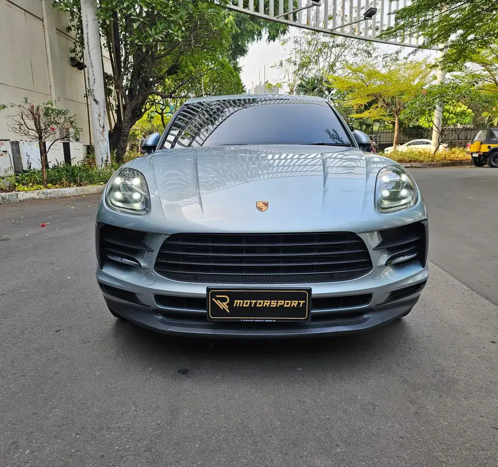 Porsche Macan 2021 low km record