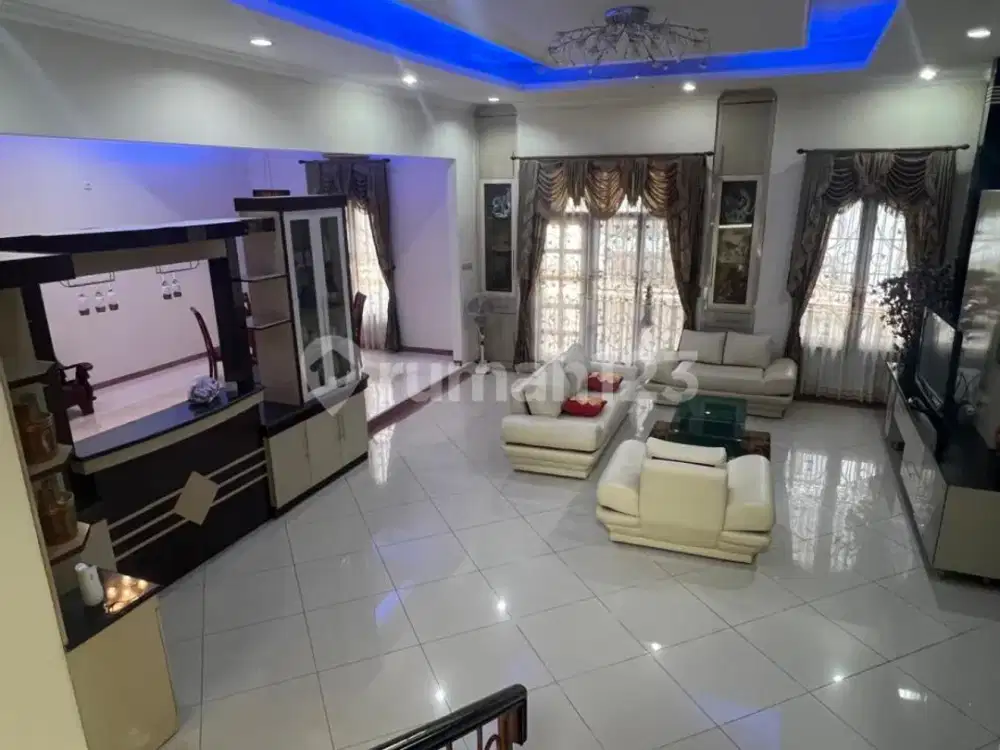 Disewakan Rumah Classic Damar Golf Pik Uk 10X23 Furnish Ready