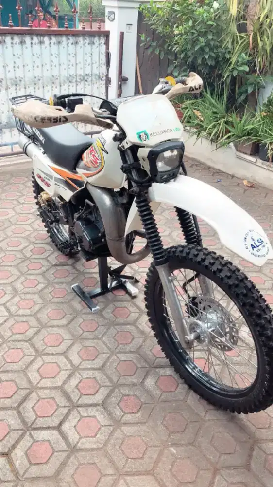 Dijual Cepat Suzuki TS 125 Tahun 2005 full paper