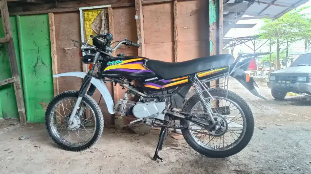 HONDA WIN 100 TAHUN 2005