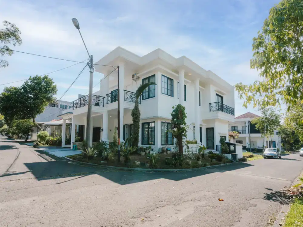 Rumah Hook Megah Elegan Mewah Harga Murah Bergaya Modern American Classic di Cluster Taman Udayana Sentul City