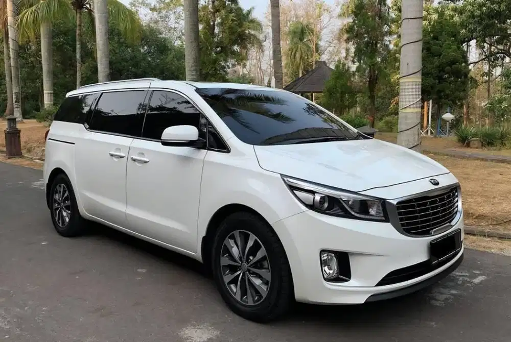 KIA Grand Sedona Ultimate 2019/18 Putih istimewa