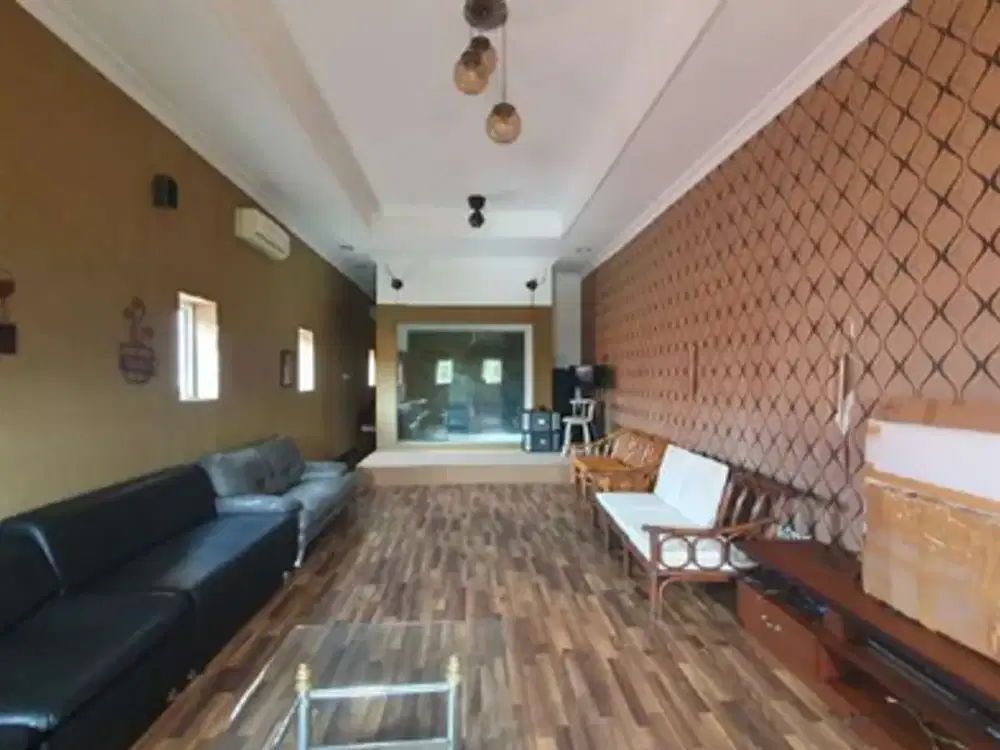 RUMAH MEWAH DUA LANTAI KAWASAN BANDAR LAMPUNG
