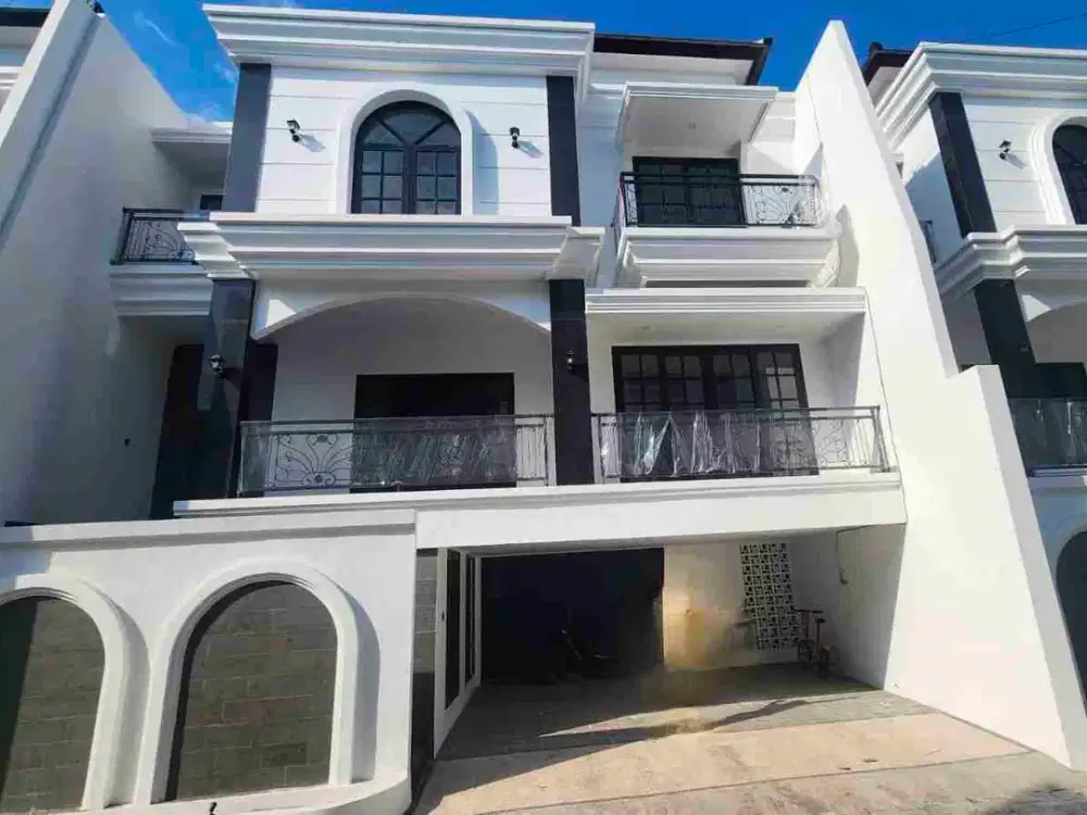 jual rumah Baru 3 lantai di Tukad Pakerisan Denpasar