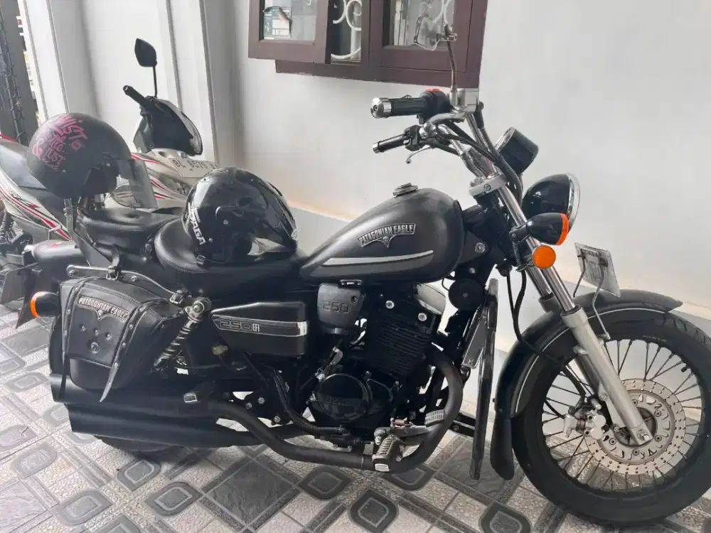 Motor gede Benelli