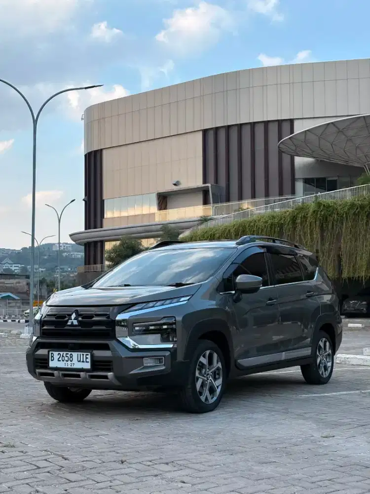Xpander Cross facelift like new