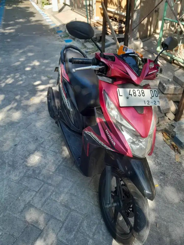 Beat 2017 warna magenta hitam