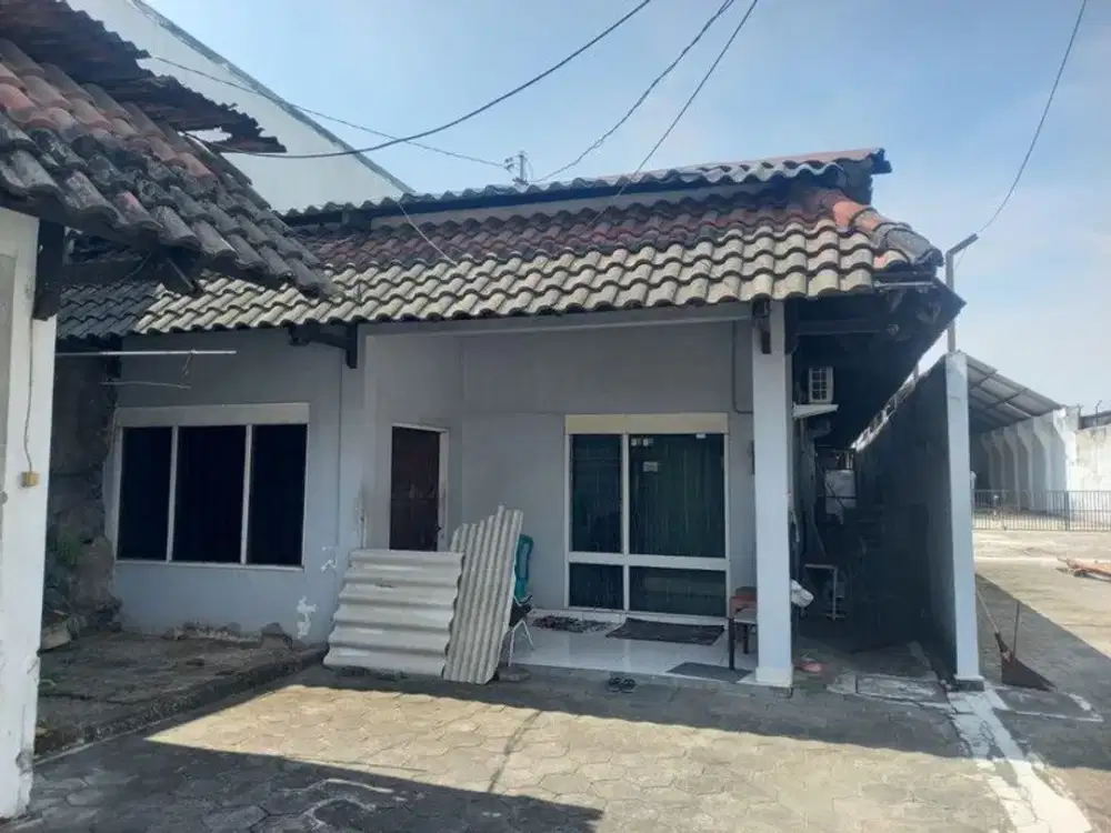 Rumah & Gudang Luas Dekat Mirota Kampus Godean- Soragan, Kasihan