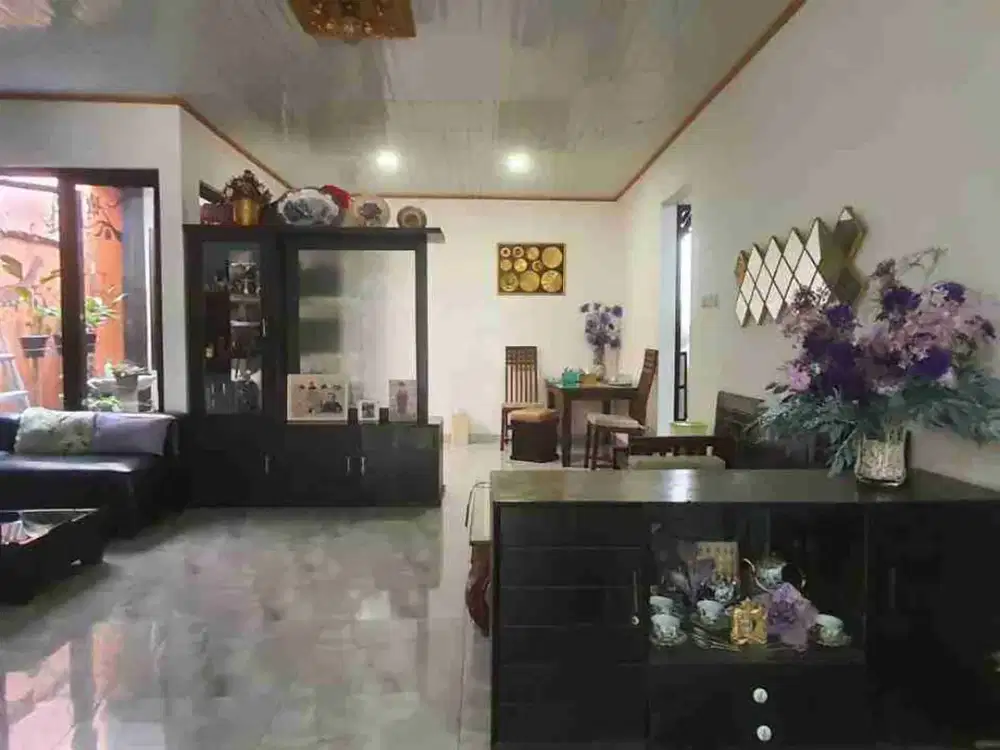 dijual rumah aman dan asri di legenda wisata cibubur
