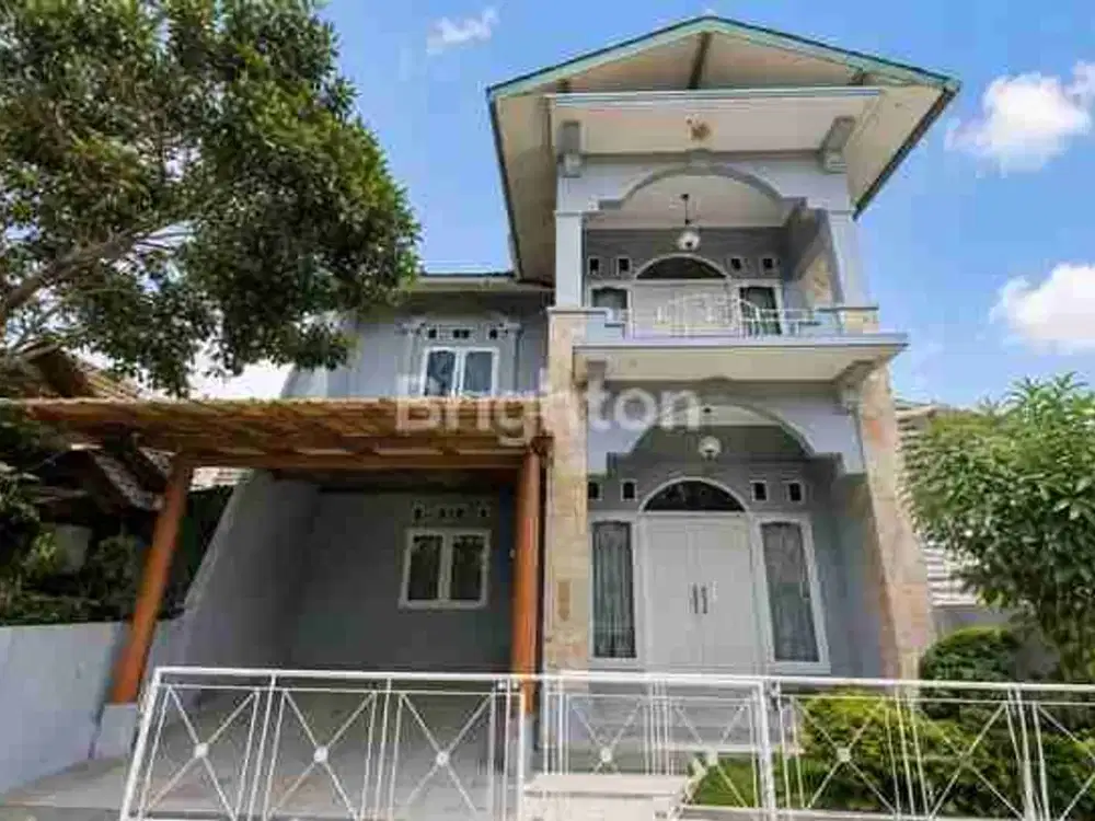 DIJUAL RUMAH 2 LANTAI  SEMI FURNISHED JL SULAWESI MLATI KAWASAN UGM