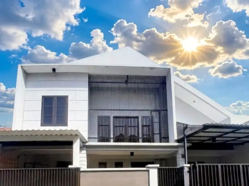 rumah 2 lantai modern high ceilling, full pagar dan strategis dekat sekolah labs school