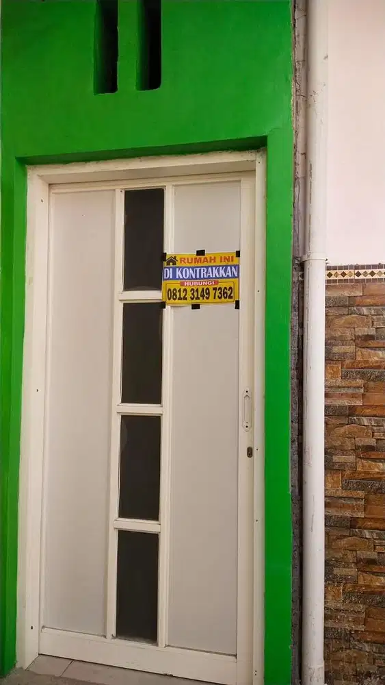 Di kontrakkan rumah dekat unair