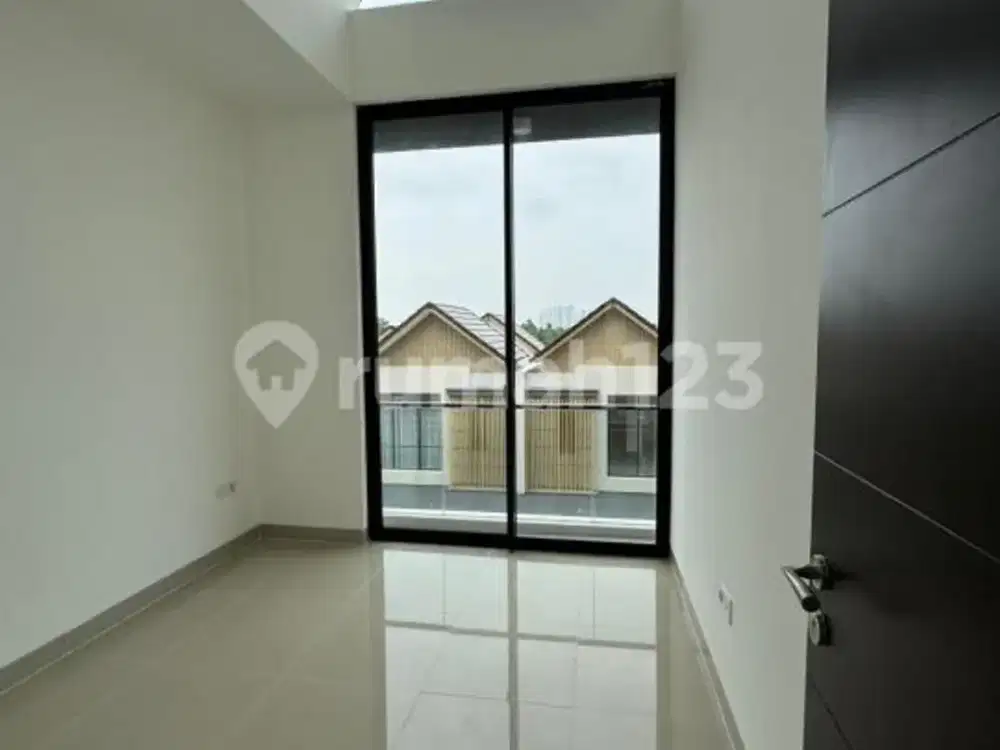 Disewakan Rumah Osaka Residence Pik2 Uk 6X10 3Lt Semi Furnish Ready