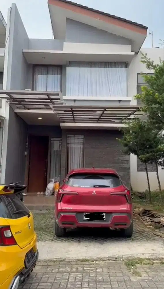 Di sewakan rumah 2 lantai