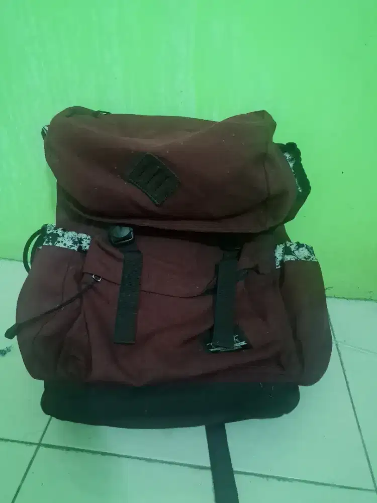 Tas ransel merah