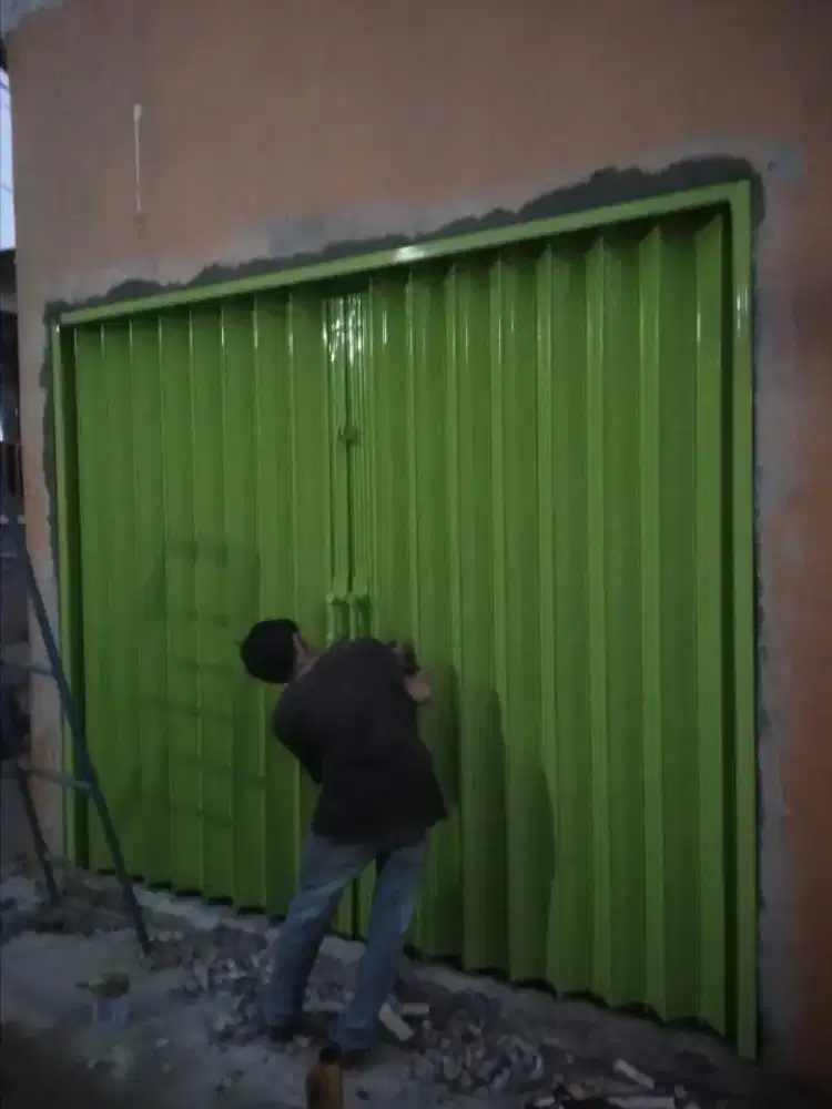 Rolling door folding gate baru