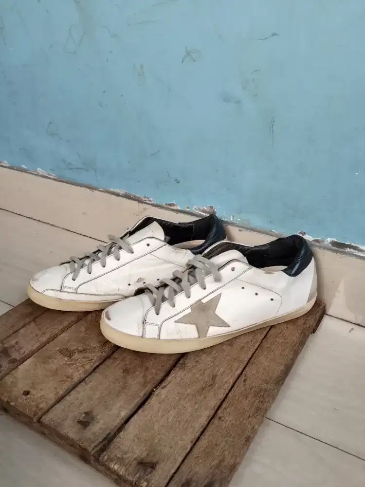 Sepatu Golden Goose Classic