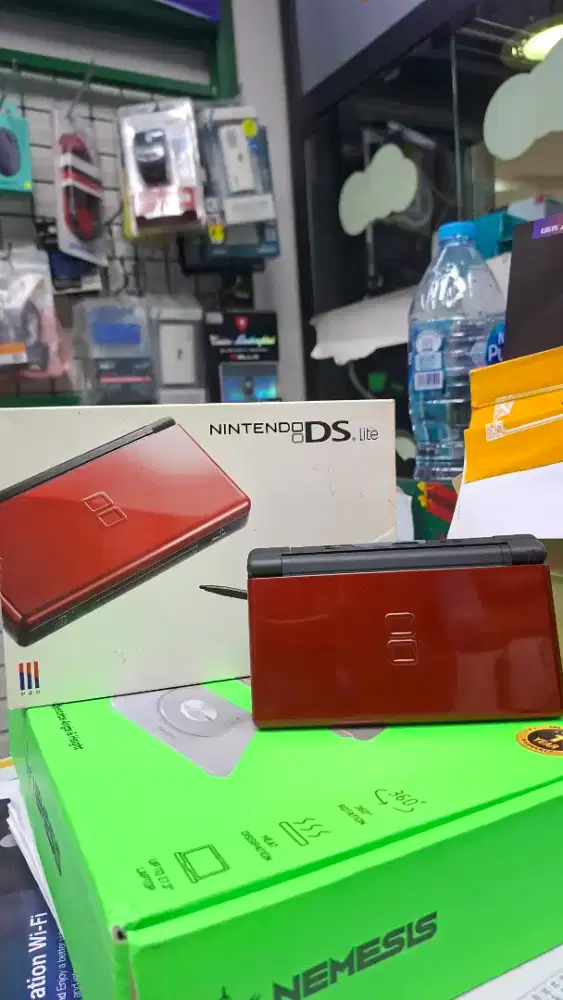 Nintendo DS lite