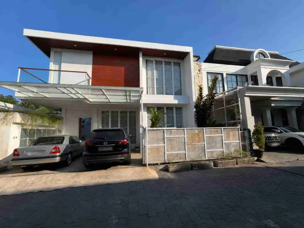 Rumah 2 Lantai di Lokasi Premium Jl. Laksamana Renon Denpasar