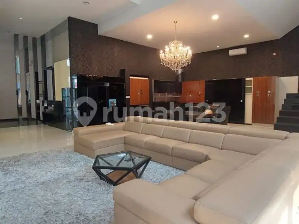 Rumah Mewah Pik 1 Siap Huni Full Interior Bagus
