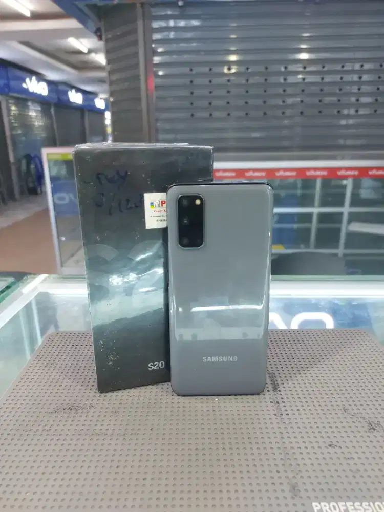 Samsung s20 8/128