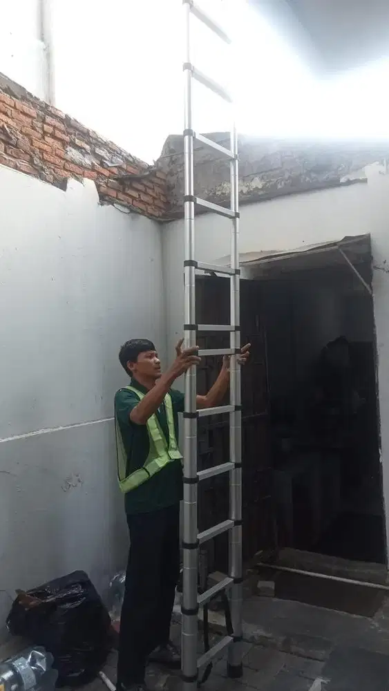 Tangga Lipat Teleskopik 3.8M Aluminium Tebal Anti Slip 150KG