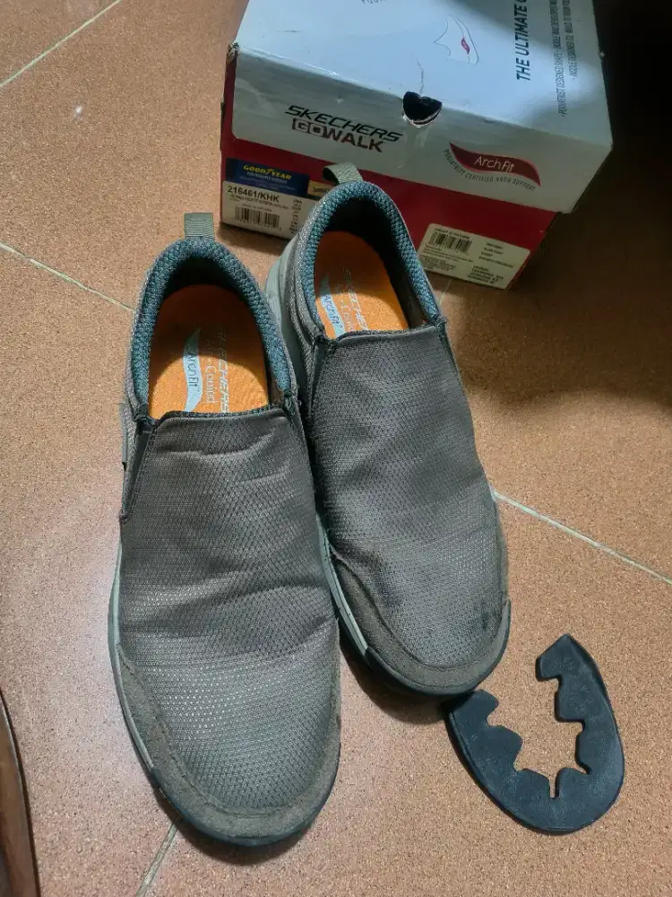 Sepatu Skechers Gowalk Archfit x Good year size 44