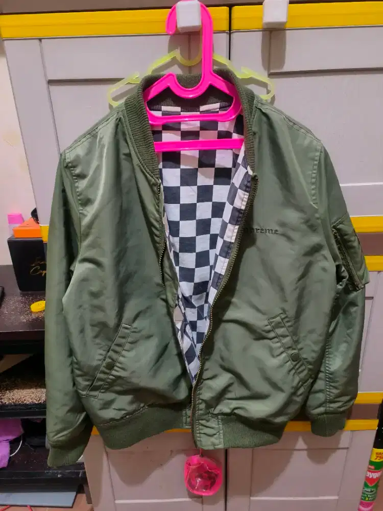 Jaket Bomber Supreme