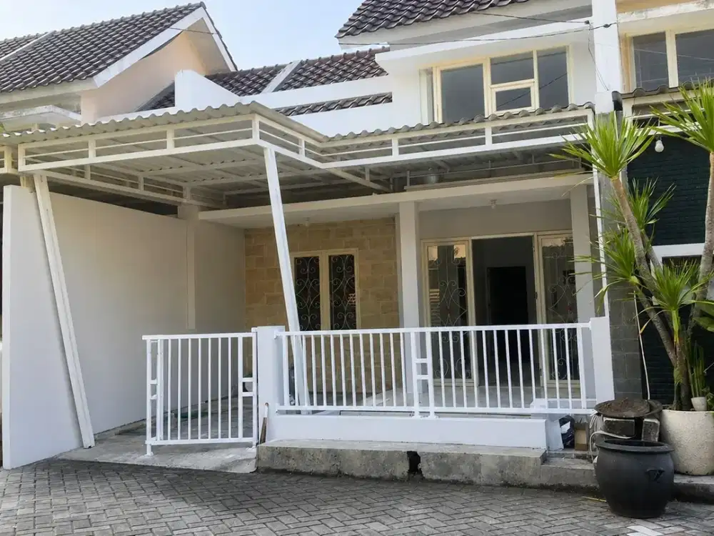Termurah‼Rumah Like New Greenlake Wonorejo