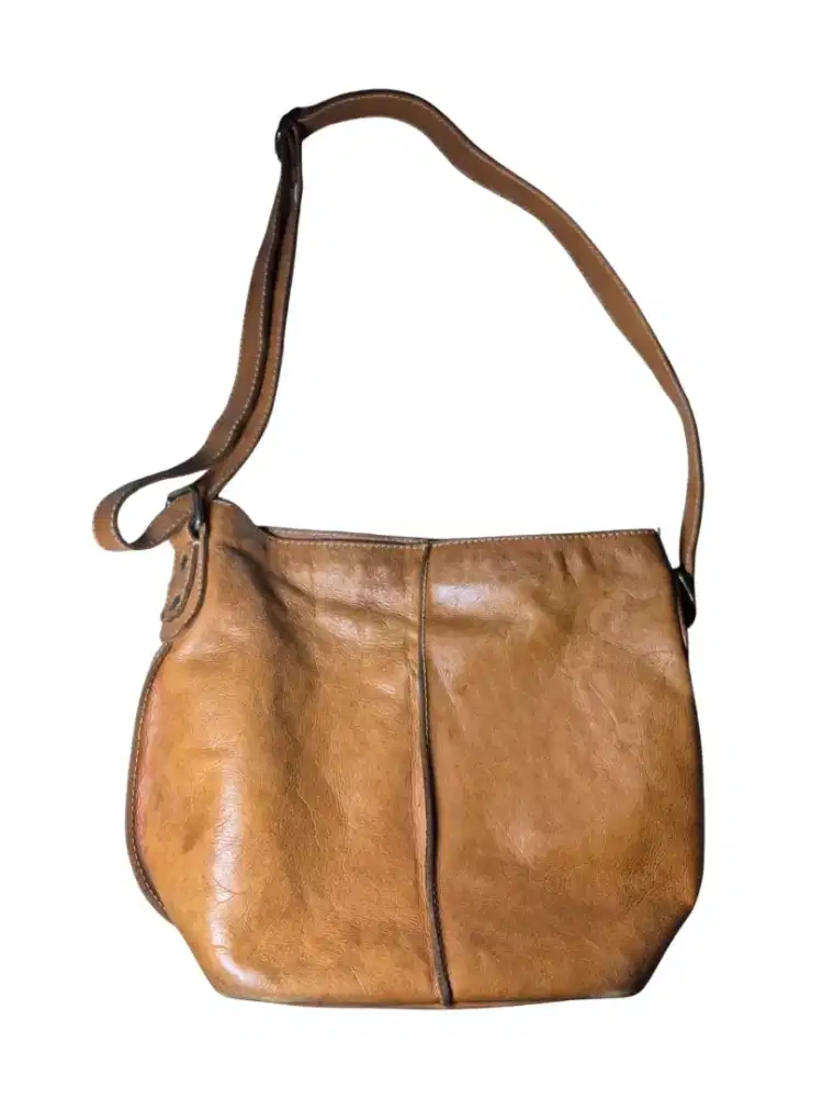 SHOULDER/SLING BAG, cocok untuk dipakai sehari hari