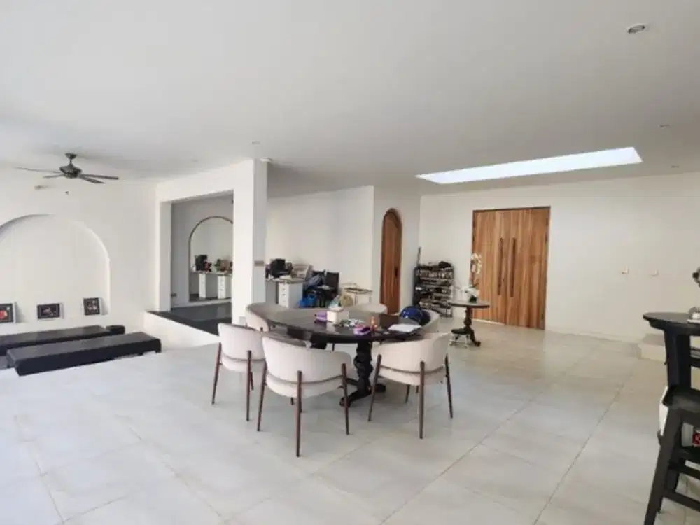 VILLA MEWAH DI GOA GONG JIMBARAN BADUNG