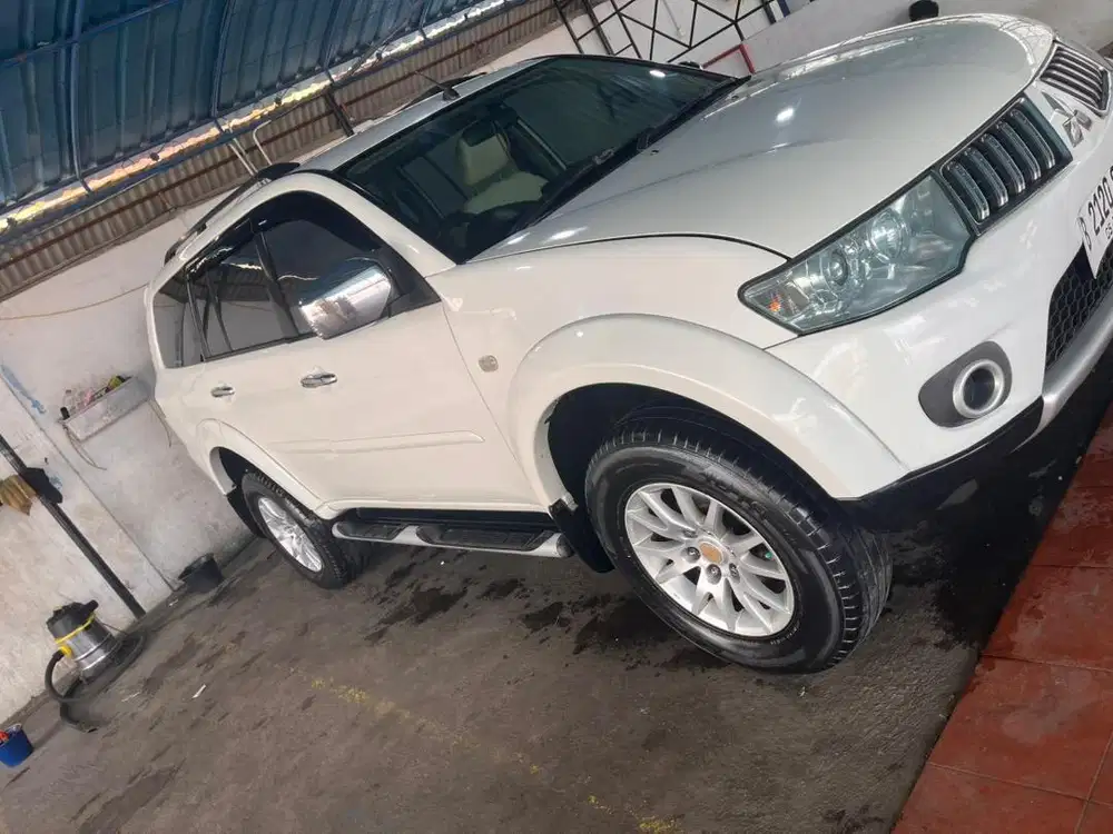 Pajero exceed 2011 original