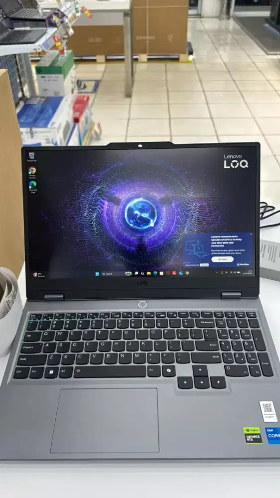 Laptop Lenovo LOQ 15IRX9 Gaming Notebook 16GB/512GB