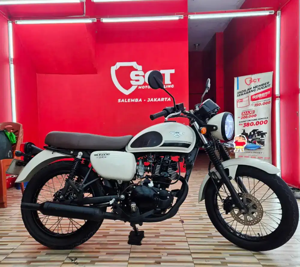 JualCpt90%LikeNew PjkMei27 KM20Rb KAWASAKI W175 2022 SE PUTIH