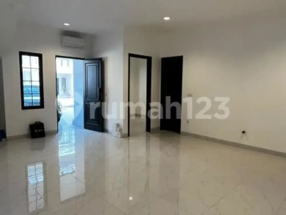 Disewakan Rumah Pasir Putih Residence Pik2 Uk 8X15 ac & Gordyn Brand New