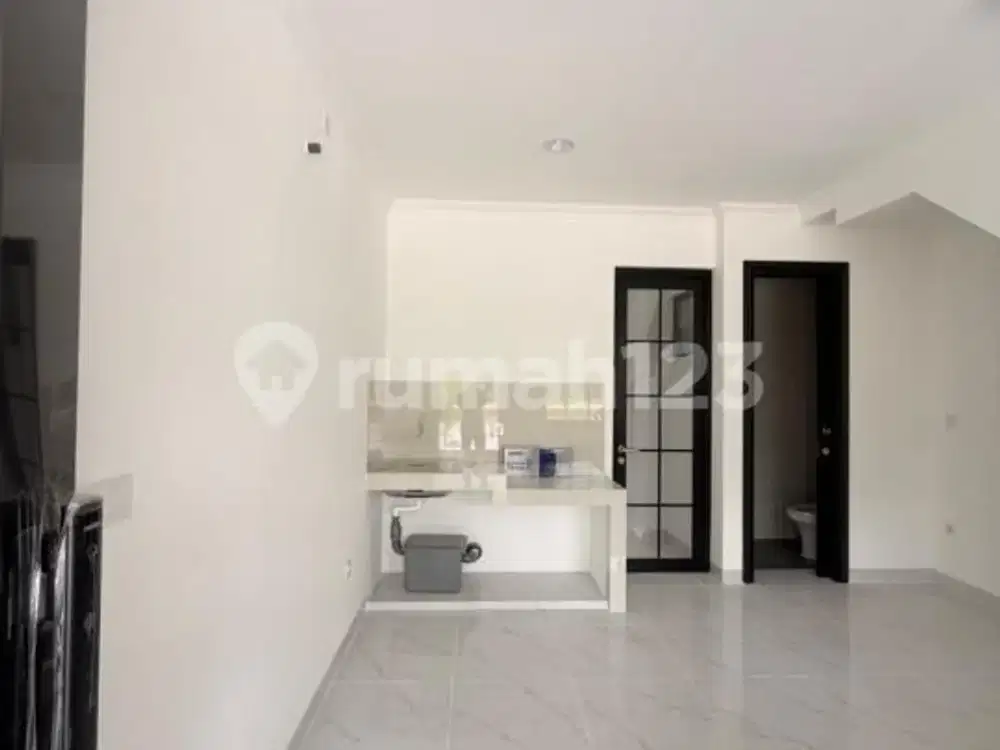 Disewa Rumah Bukit Nirmala Dekat Tol Pik2 Uk 4,5X10 Brand New