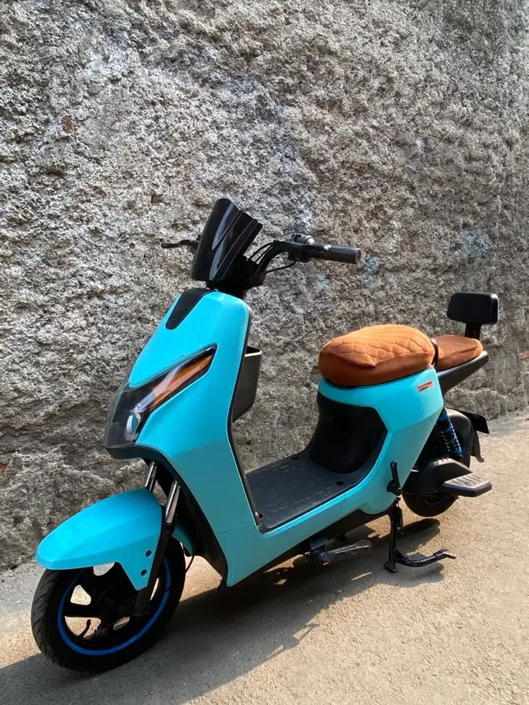 Sepeda listrik uwinfly D60