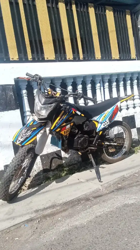 Motor trail basic RC100 SUZUKI