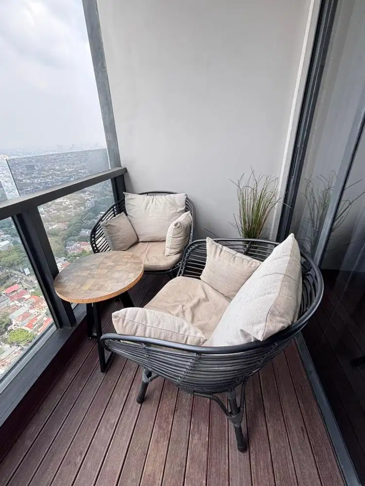 INFORMA SATU SET MEJA OUTDOOR + DUA KURSI