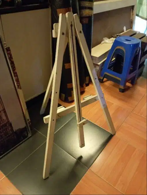 Stand Untuk Papan Display / Easel Penyangga Lukisan