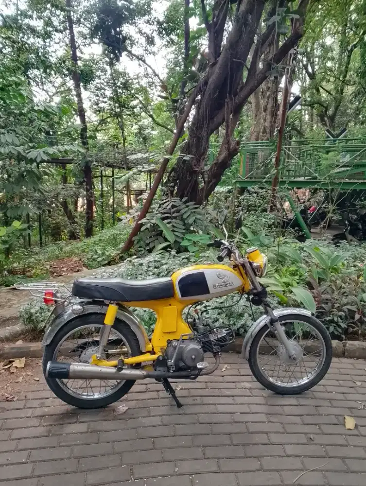 HONDA S90 1969 YELLOW