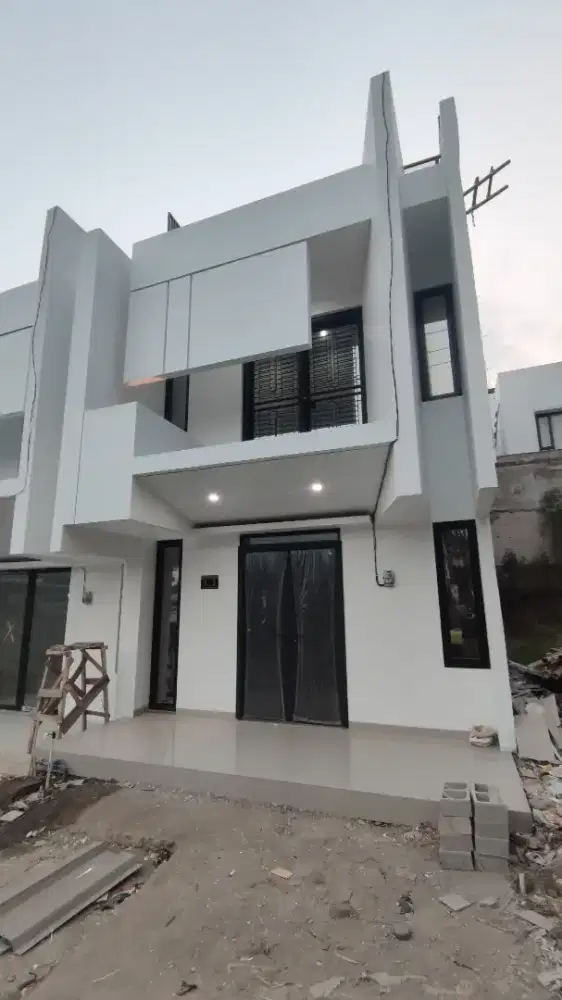 Disewakan Ruko Baru Ciwaruga