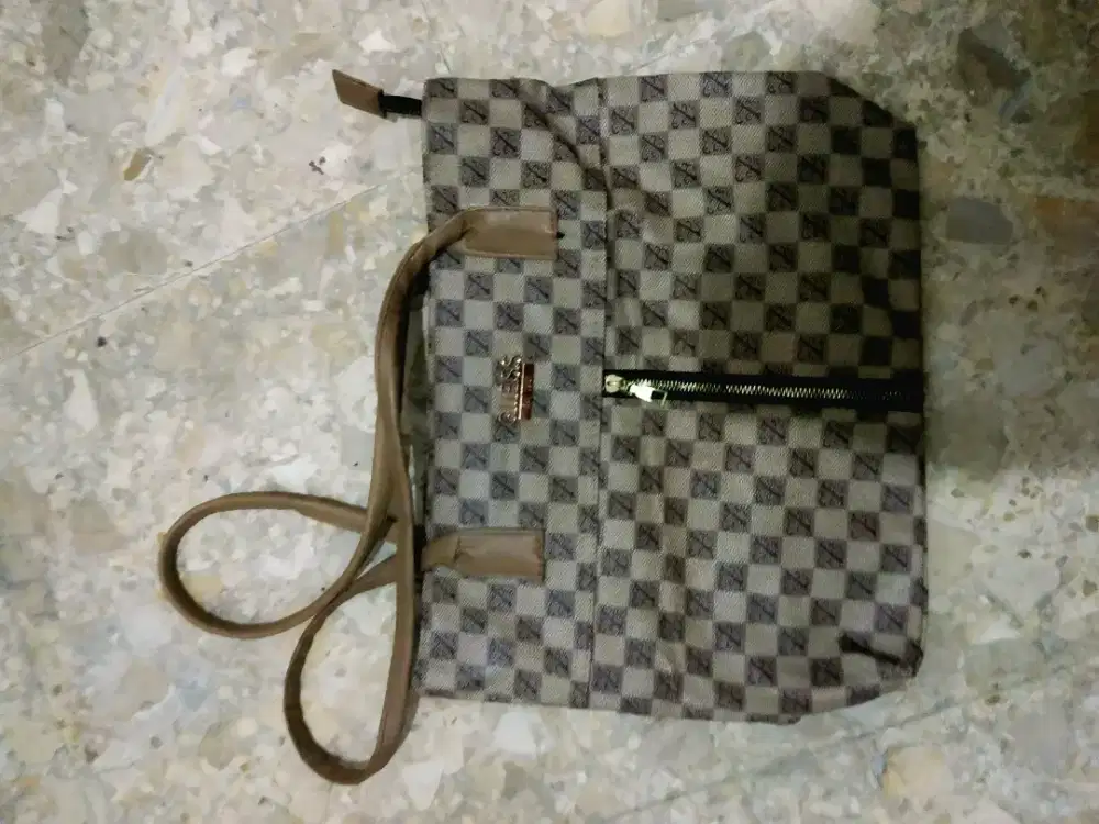 2nd Branded (Free Saturdaysᵀᴹ tote bag)