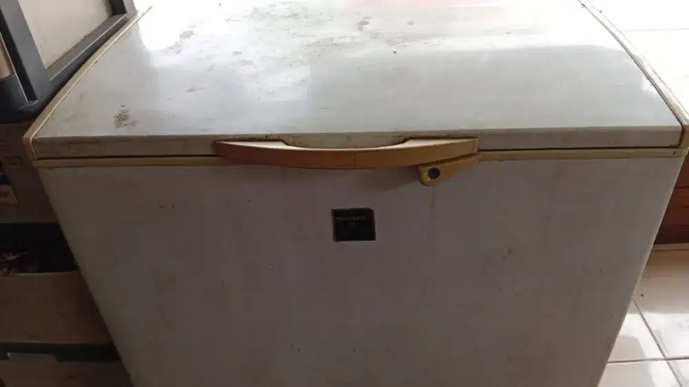 Freezer Sharp 200L minus