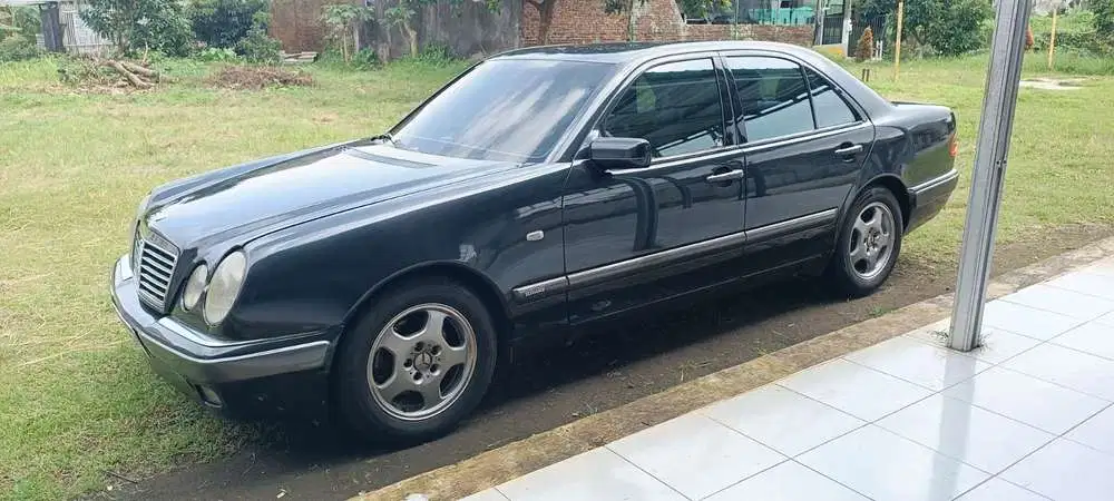 Mercedes-Benz E320 1997 Bensin