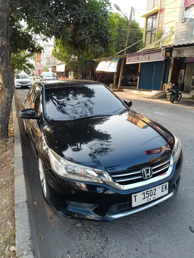 Honda Accord VTi-L 2.4 2015 AT Bensin Hitam